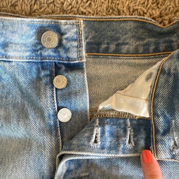 Levi’s premium 50 women’s distressed blue Jean shorts size 25 - Picture 5 of 7